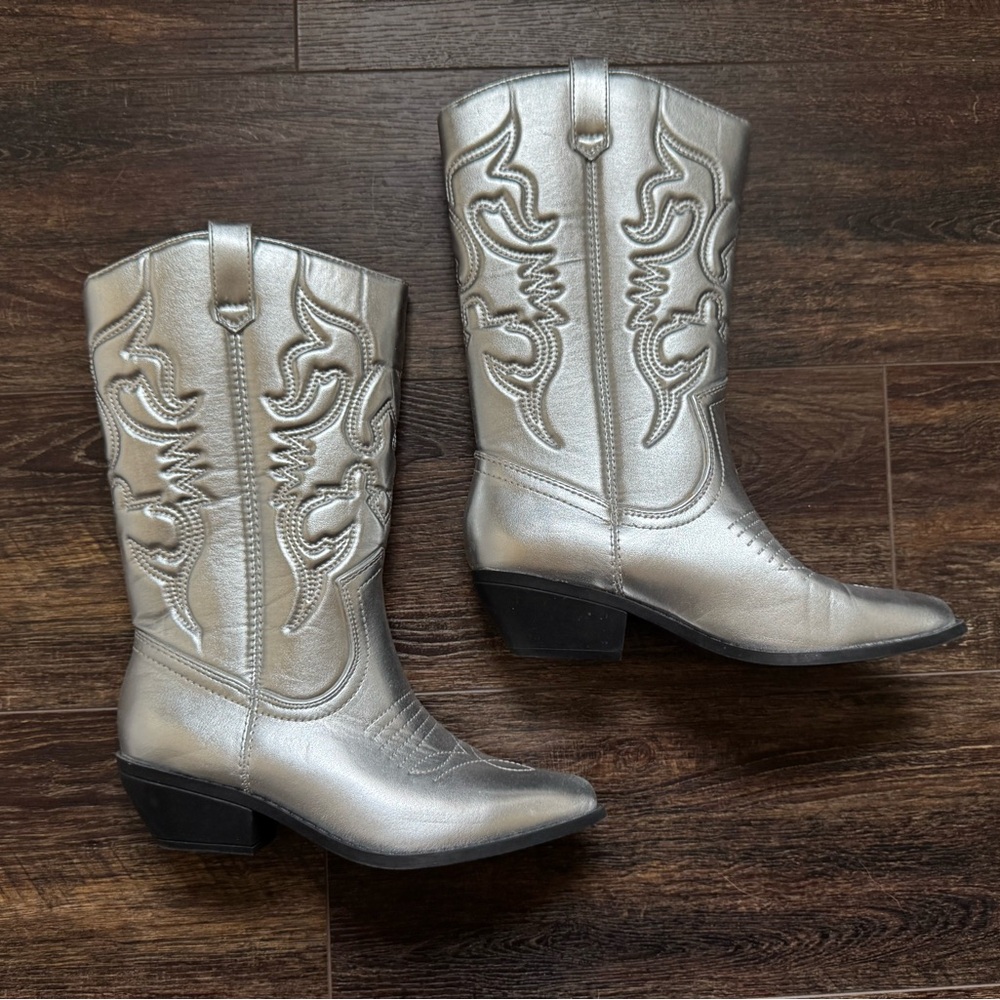 New Soda Silver Cowboy Boots - Picture 7 of 11